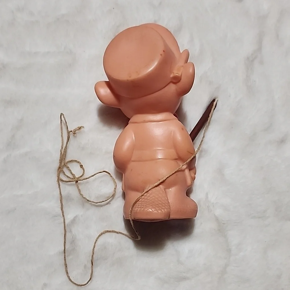 VINTAGE  1956 DREAMLAND CREATIONS.  FISHERMAN . - Picture 4 of 5